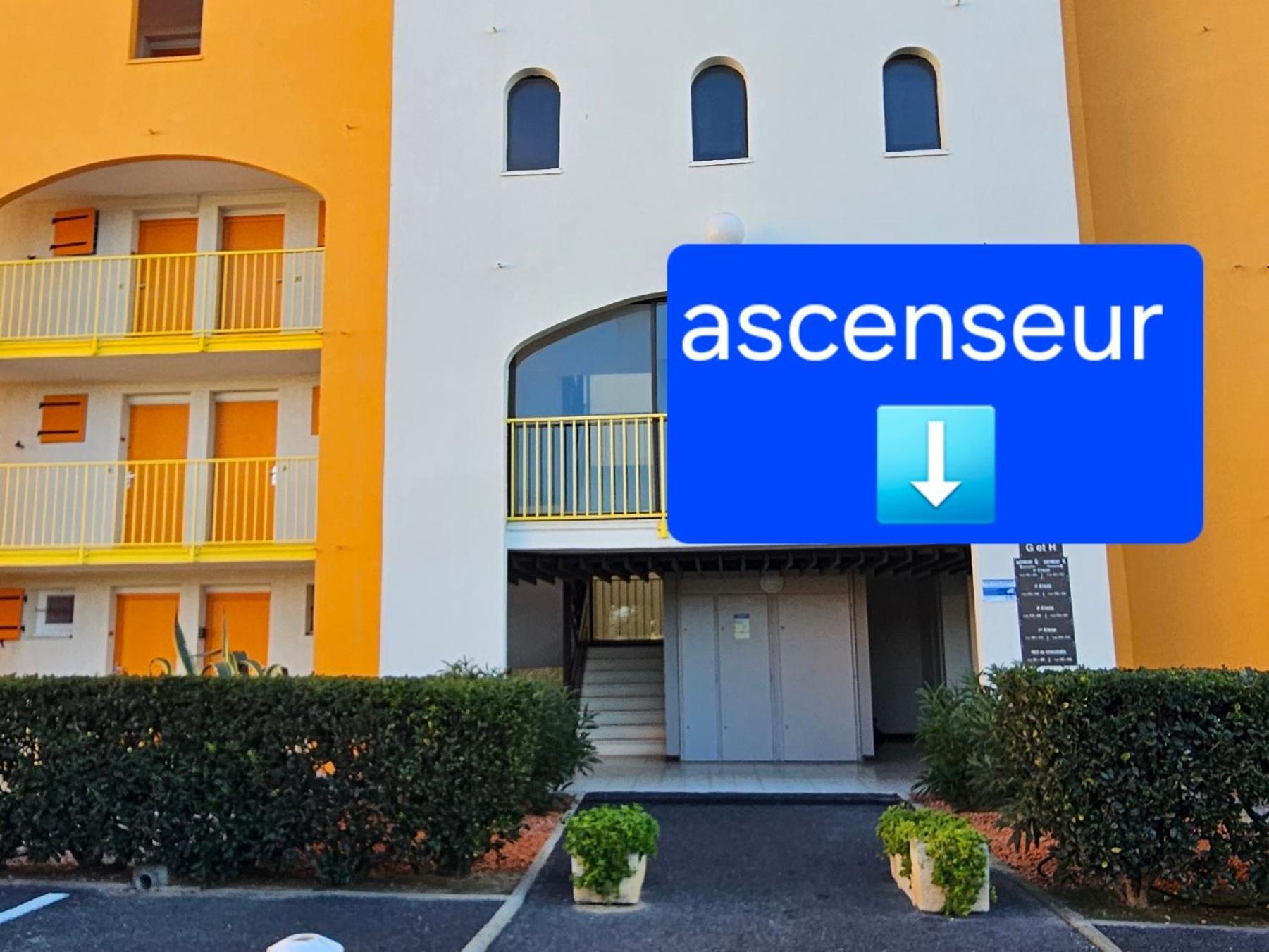appartement vue mer pour 4 personnes accès direct plage wifi haut débit gratuit Le Barcarès Habitación foto